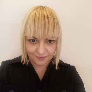 Isabel Abad - Desarrolladora Frontend
